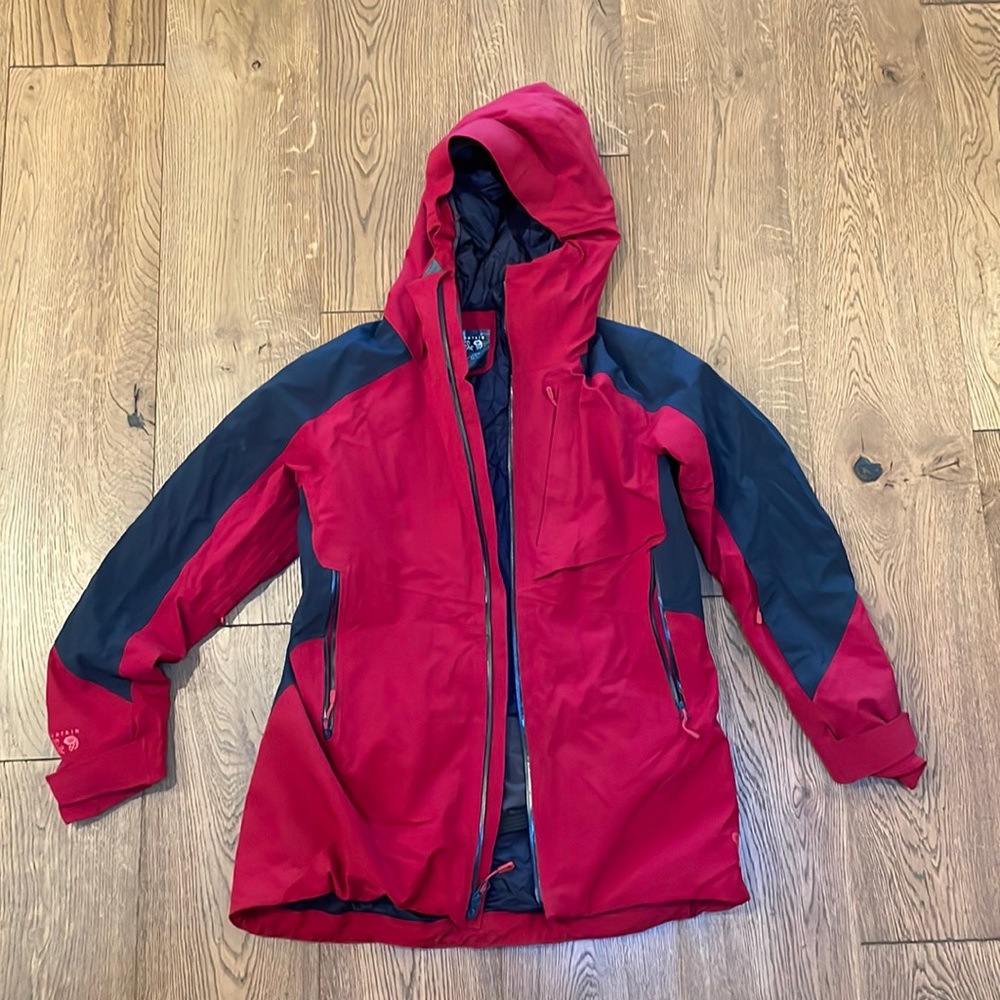 Mountain hardwear women’s ski snowboard jacket